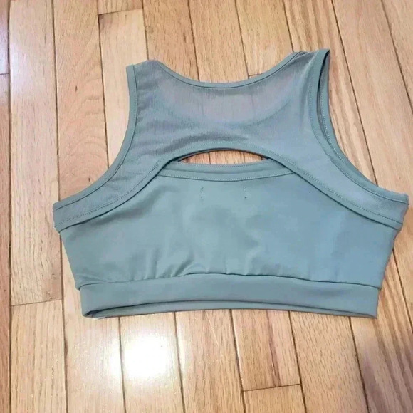 GUESS | Sage Green Lightly Lined Sports Bra Sizes XSmall and Medium - Picture 2 of 6